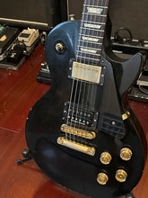 Load image into Gallery viewer, 2001 Gibson Les Paul Studio Guitar Ebony w/ Gold Hardware
